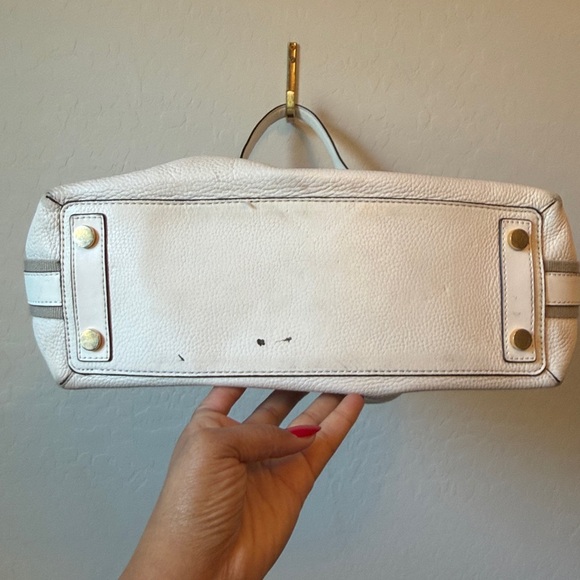 Michael Kors Griffin Large Pebbled Leather Hobo Bag - Picture 5 of 10